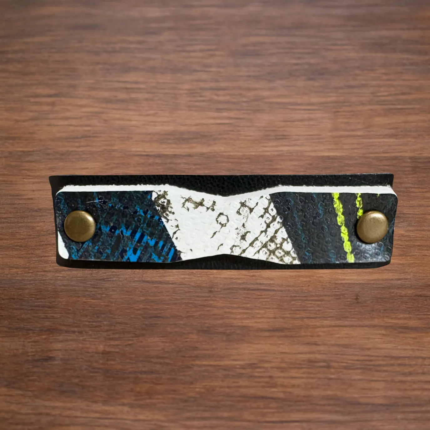 Bracelet Manchette "Éclipse Urbaine" – Cuir & Ballon Recyclé