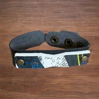 Bracelet Manchette "Éclipse Urbaine" – Cuir & Ballon Recyclé